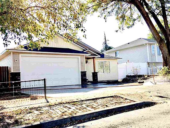 2nd image of 1214 E Ermina Ave