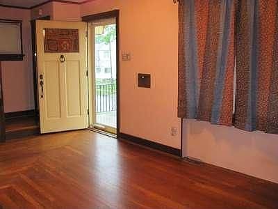5th image of 131 E Bruce Ave