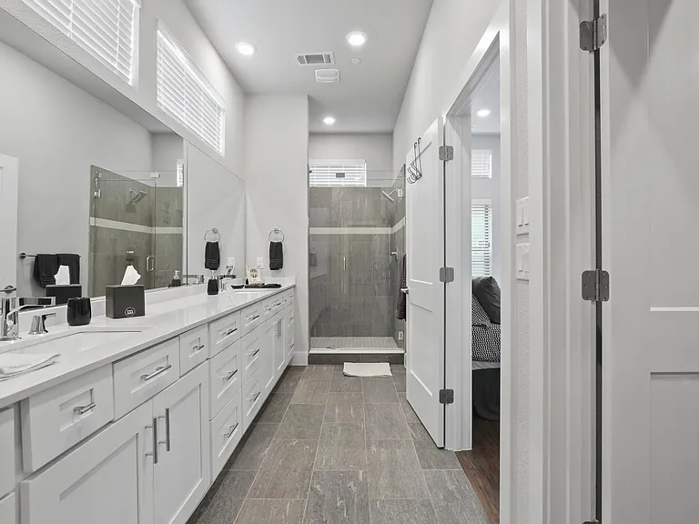 4230 Roseland Ave #105 — Photo 6