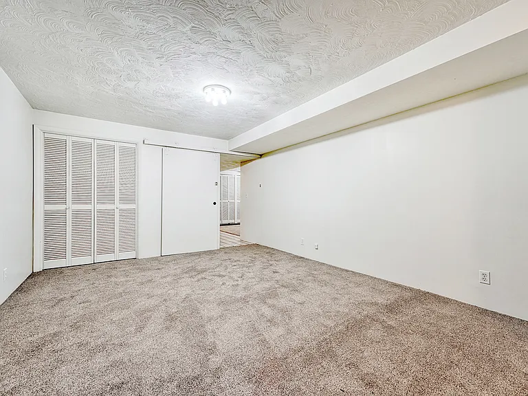 1181 S Yosemite Way — Photo 16