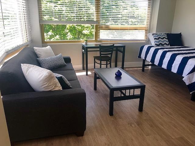 1st image of 400 Maynard St APT 307