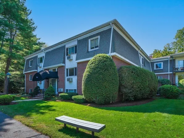 80 Walnut St Unit 405, Canton, MA 02021