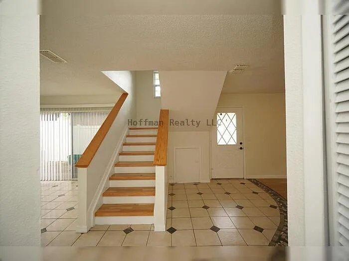 7605 Glades Ct — Photo 9