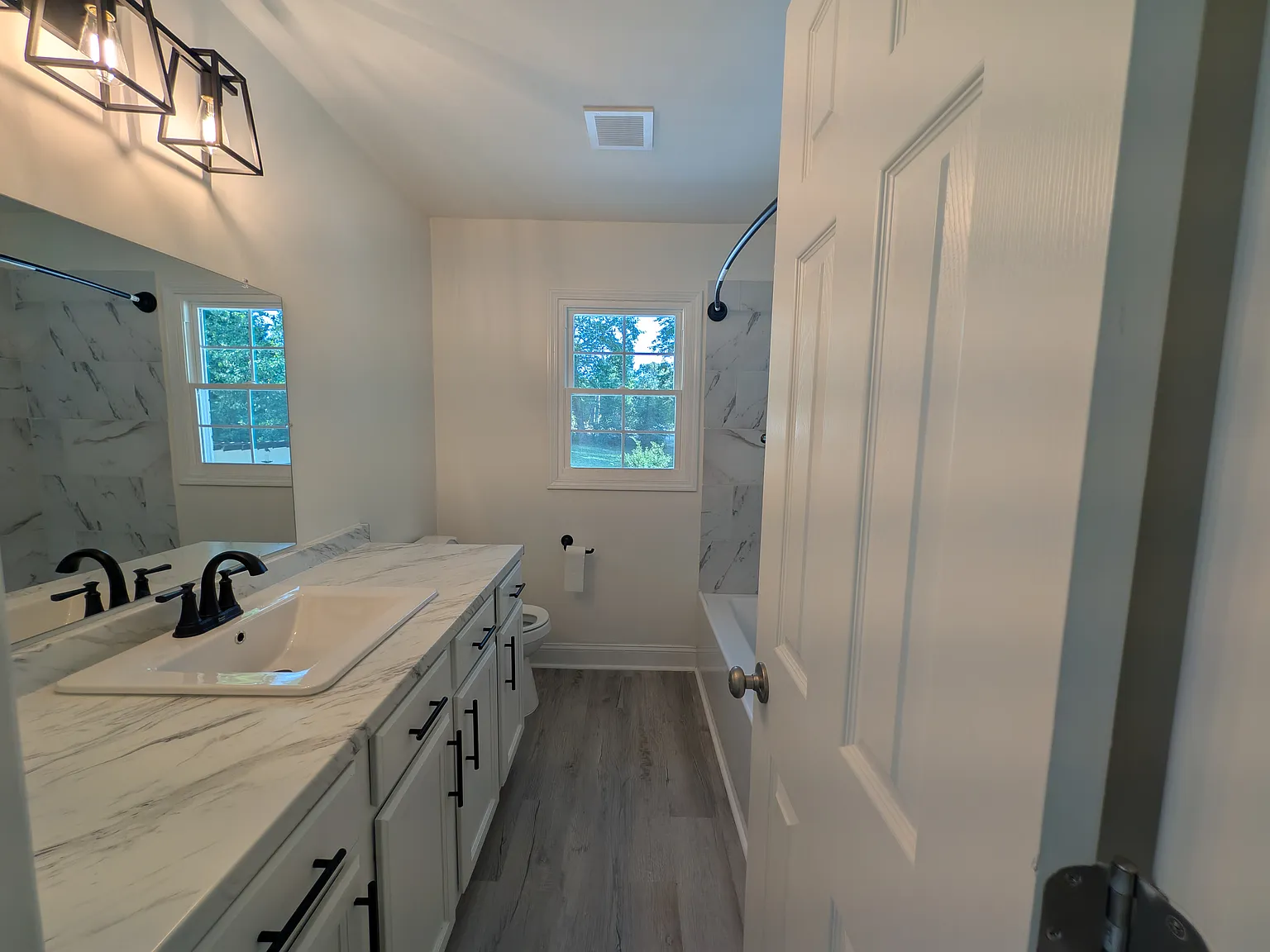 4 bed, 1553 sqft, $2,000 — Photo 2
