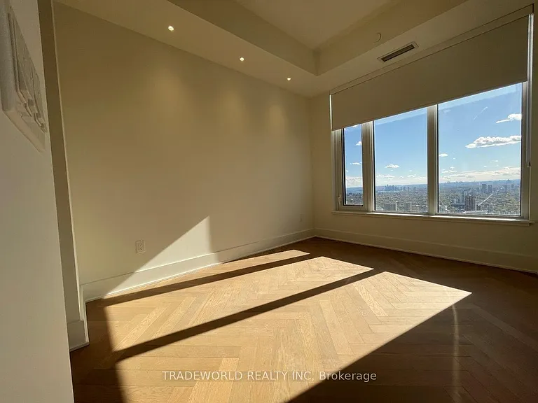 11 Yorkville Ave #5302 — Photo 17