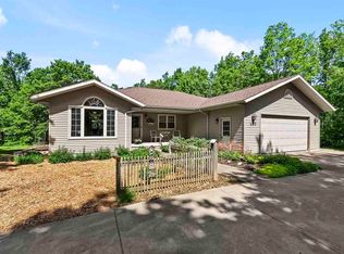 107 Alegre Ln, Washington, IA 52353
