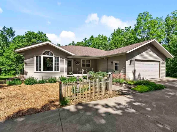 107 Alegre Ln, Washington, IA 52353