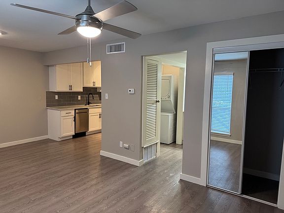 3rd image of 4400 1/2 Avenue B #105
