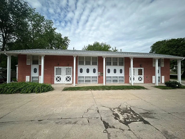 223-229 Morgan St — Photo 2
