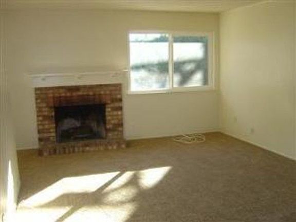 3rd image of 6904 Ellsworth Cir