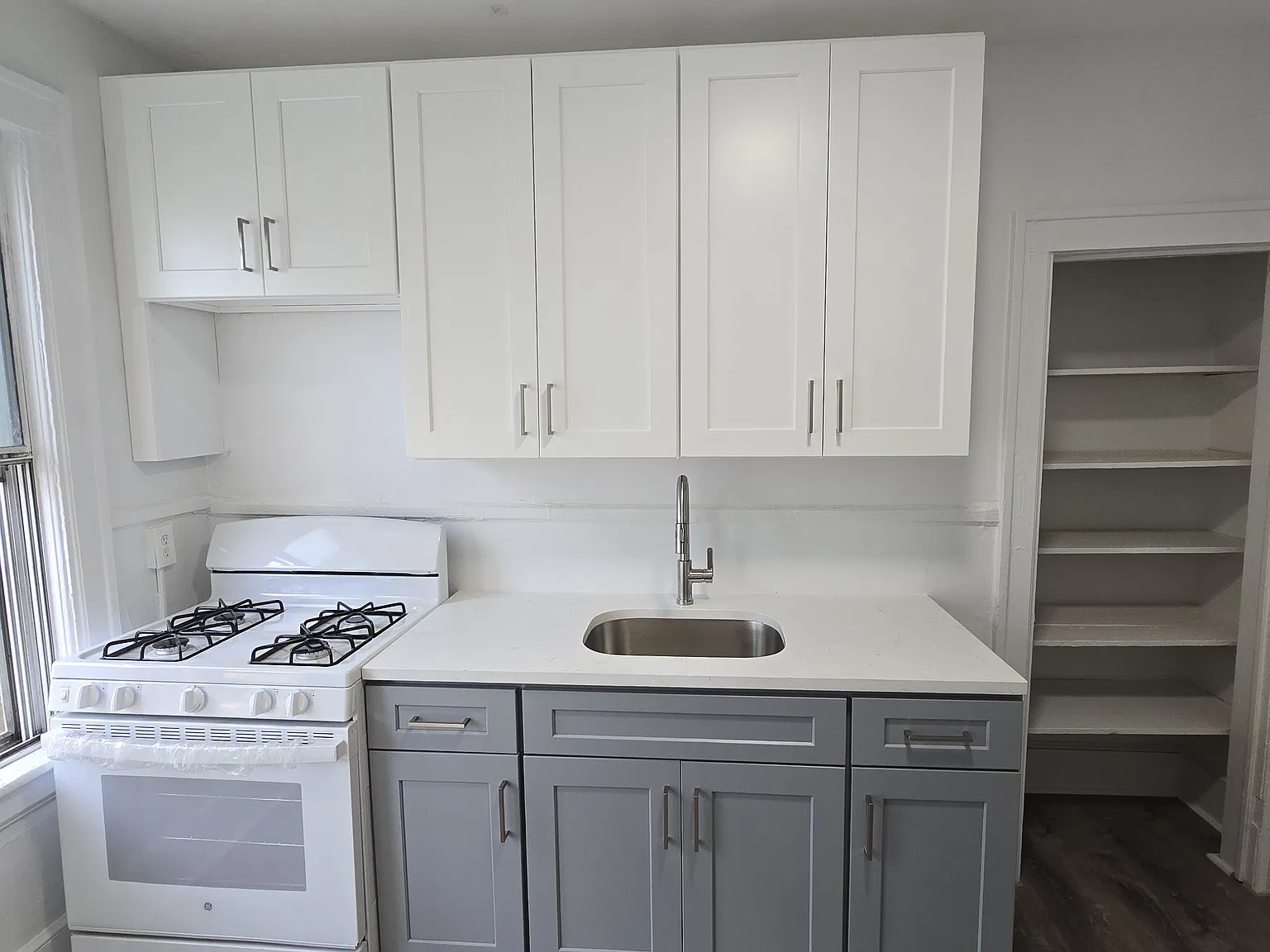 101 S Hamilton St — Photo 1