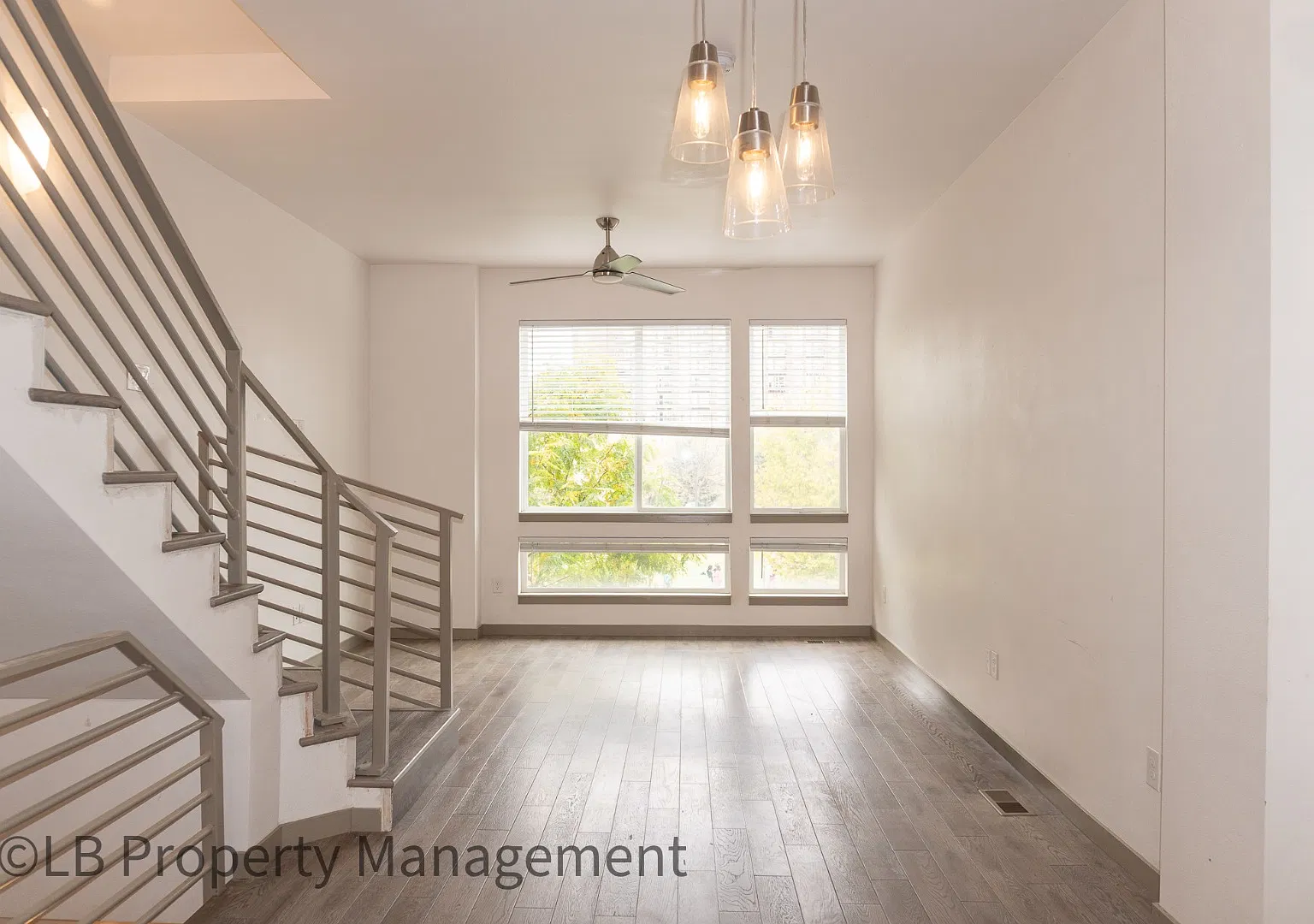 2200 Tremont Pl - 2200 Tremont Place, Unit 3 — Photo 3
