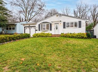 56 Buttonwood Dr, Parlin, NJ 08859