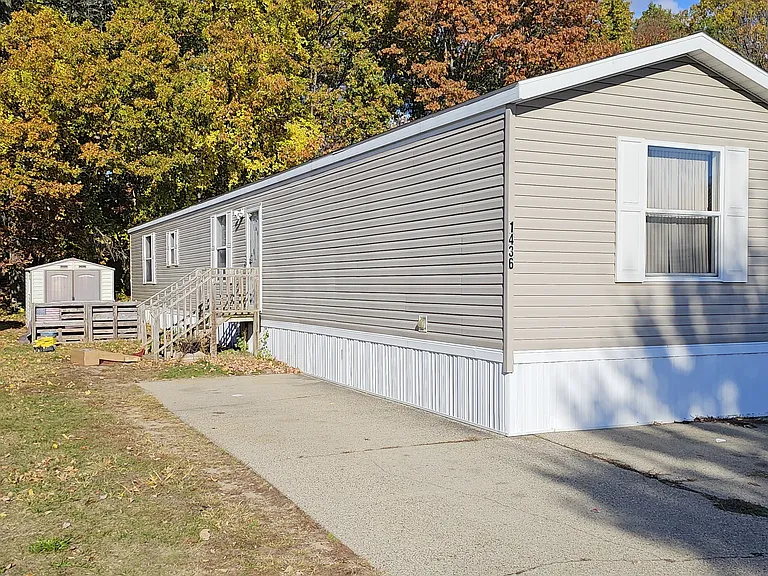 Norton Shores — Photo 18