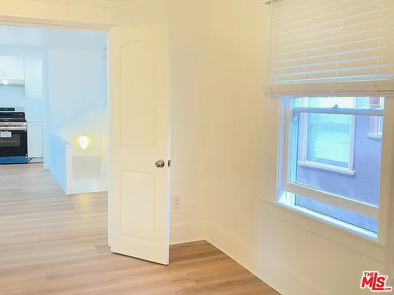 305 S Norton Ave #307-1/2 — Photo 12