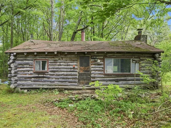 4050 Wood Hill Rd, Naples, NY 14512