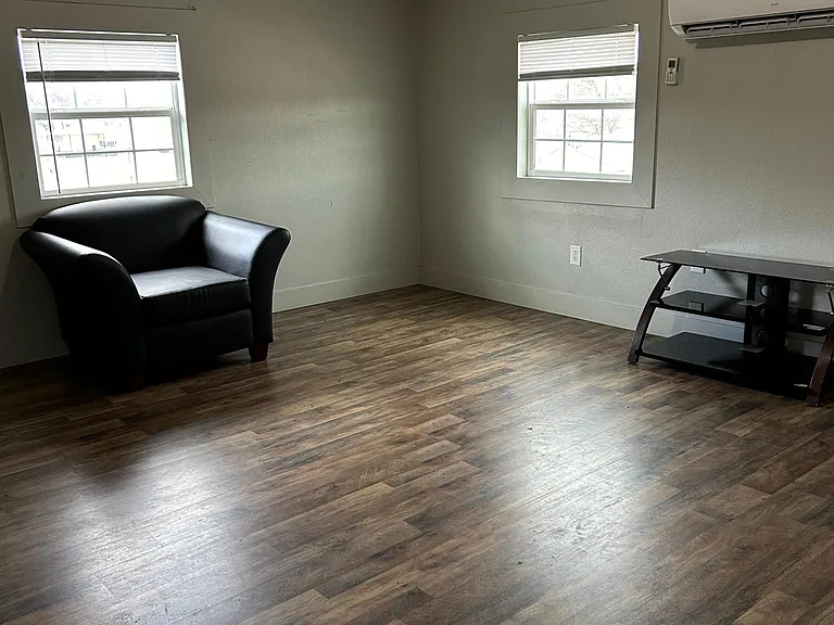 1402 S Main St #3B — Photo 3