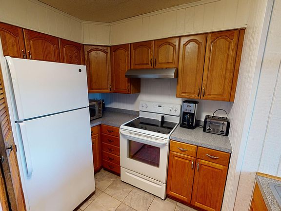 3rd image of 305B-51 Leatherbark Ln