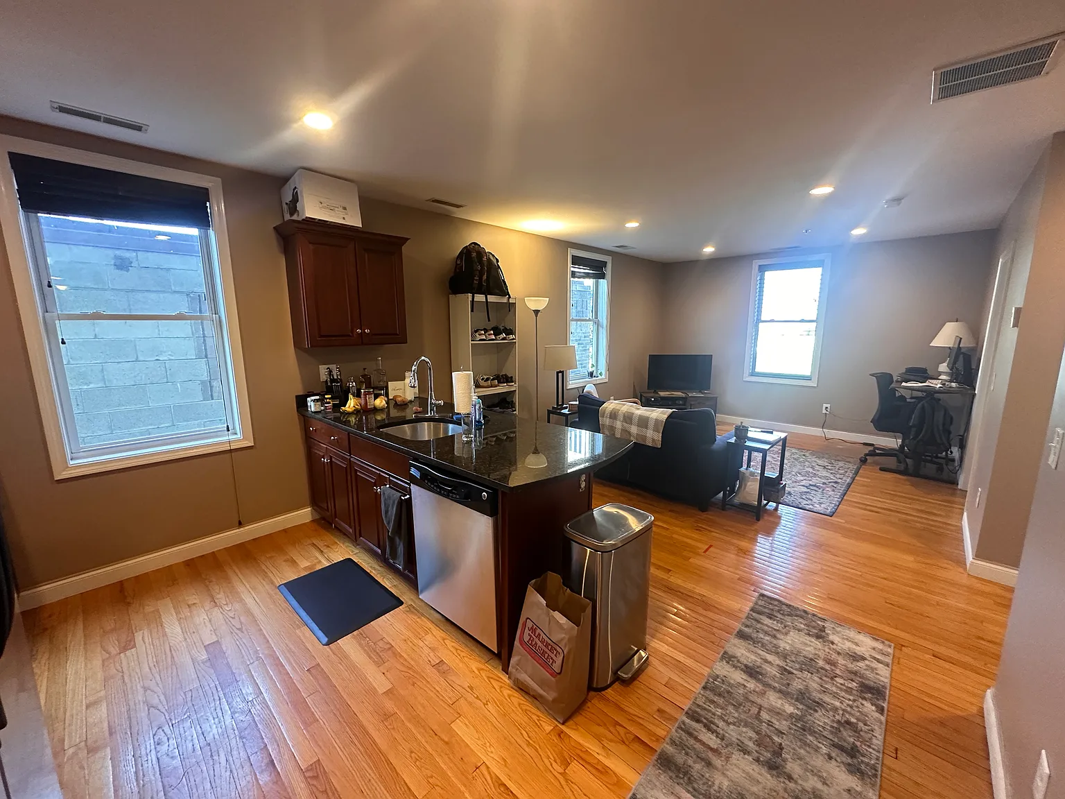 1 bed, 750 sqft, $2,995 — Photo 1