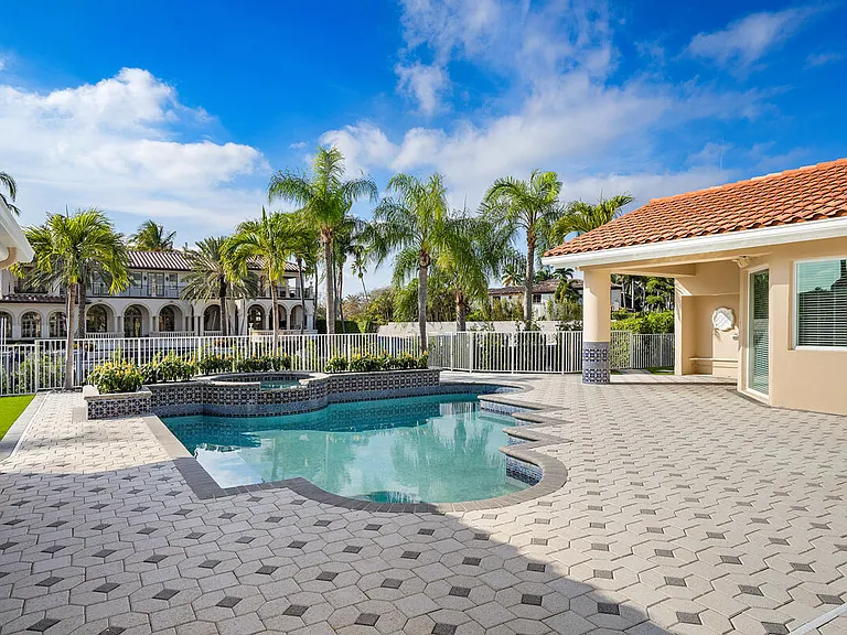 533 E Alexander Palm Rd — Photo 9
