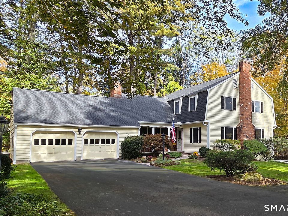 1st image of 10 Heritage Lane
