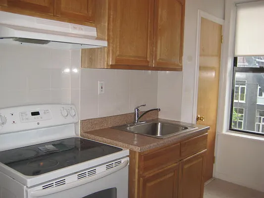 Rented by MCR Realty | media 15