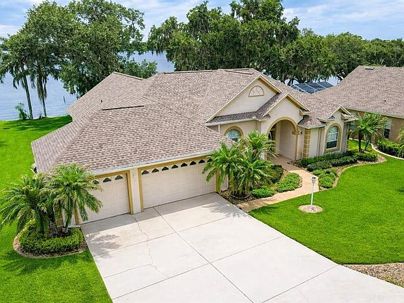 3rd image of 226 Ruby Lake Ln