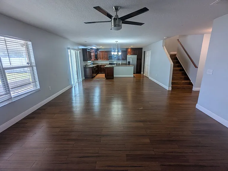 1628 Strathmore Cir — Photo 18
