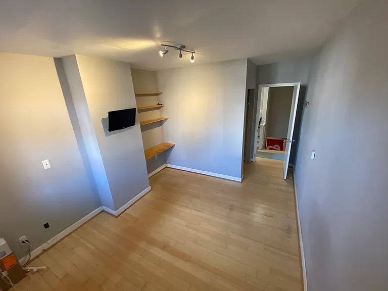 1254 Half St SW #D — Photo 1