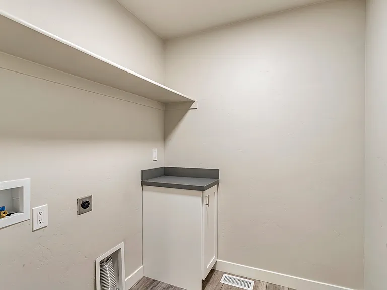 808 S 1710 E — Photo 13