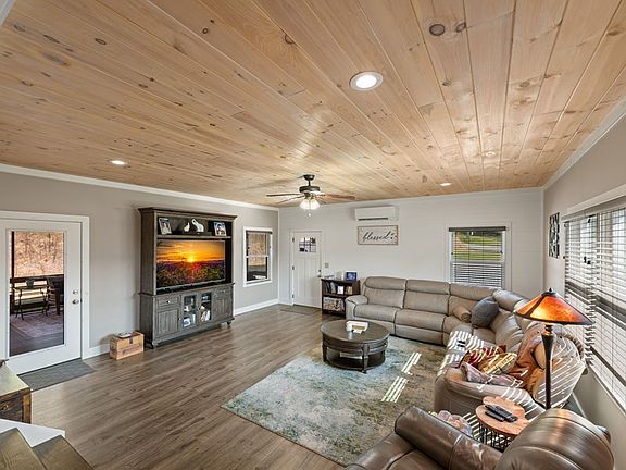 5th image of 1201 Ada St