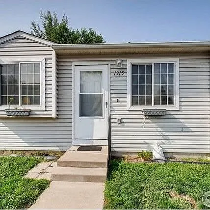 3 bed, 1360 sqft, $1,600 — Photo 3