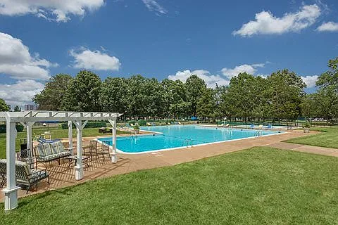 Sherwood at Southern Towers — Photo 17
