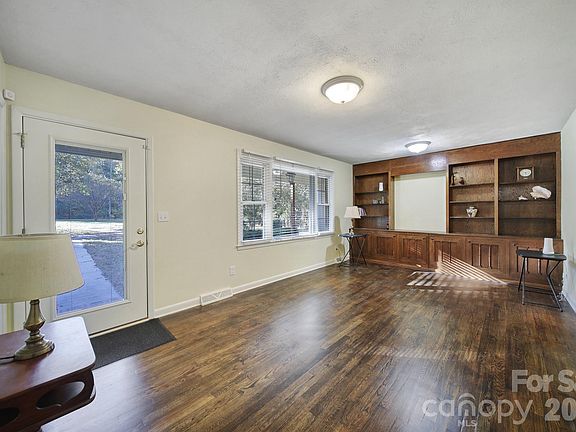 4th image of 3987 Taxahaw Rd