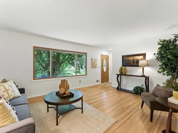 1836 Belland Ave, White Bear Lake, MN 55110