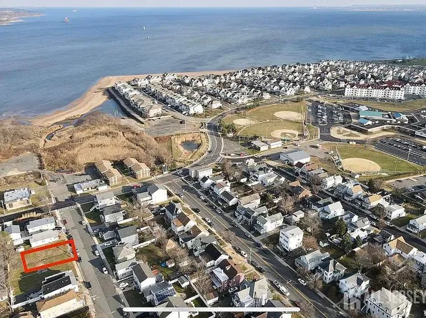 110 Henry St, South Amboy, NJ 08879