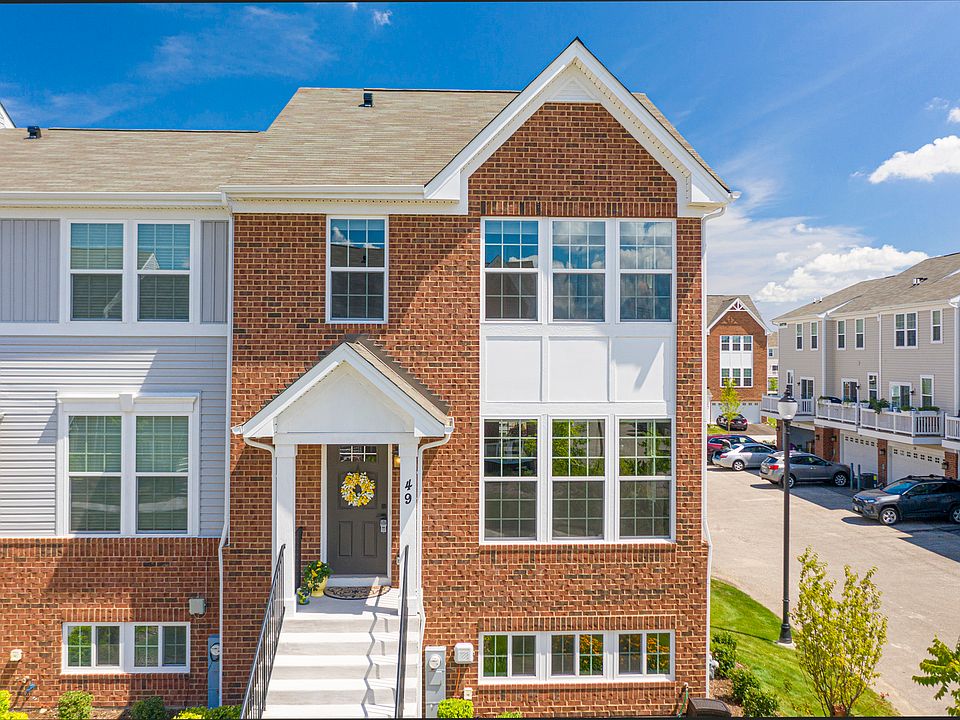1st image of 49 Nicholas Dr W #15A