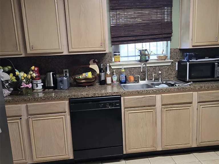 3006 Greenbriar Springs Dr — Photo 7