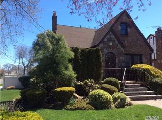 51 Central Blvd, Merrick, NY 11566