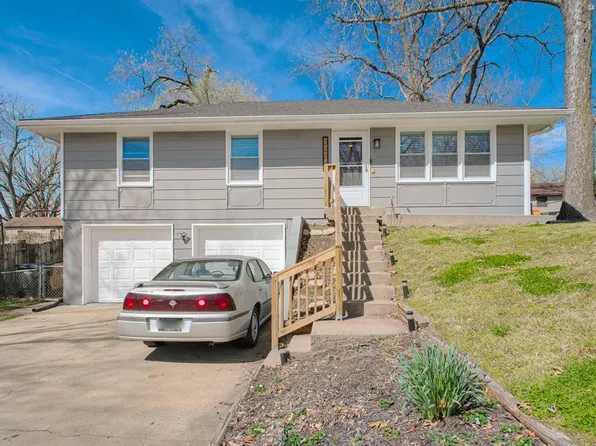 2204 Rose St, Leavenworth, KS 66048