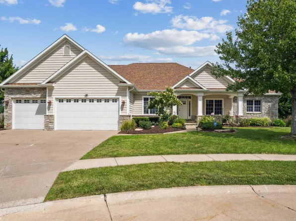 3885 Kensington Ct, Bettendorf, IA 52722