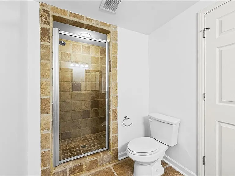 2429 Claude St NW — Photo 28