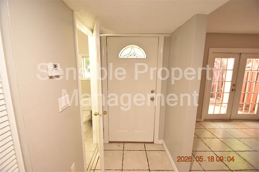 Building Photo - 625 Fairwood Forest Dr
