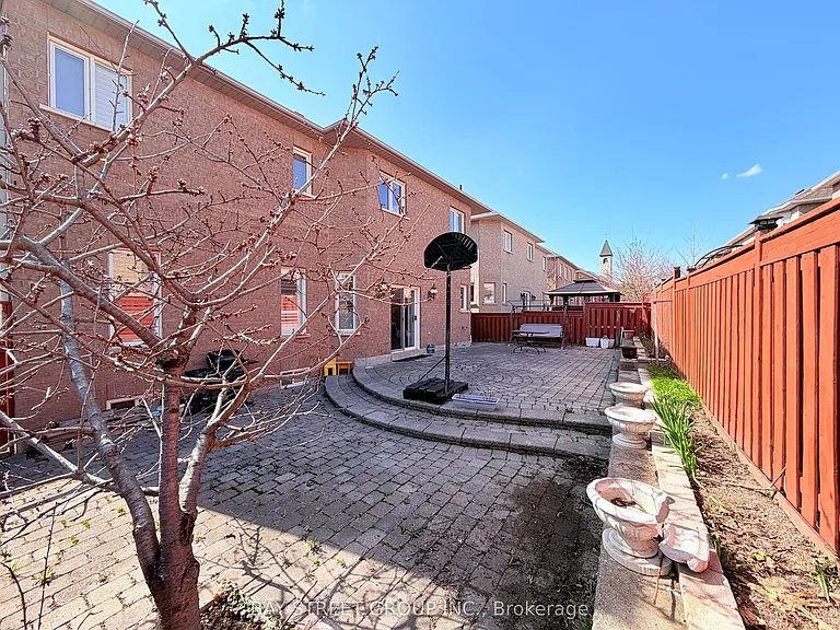 9 Saint Clare Blvd — Photo 44