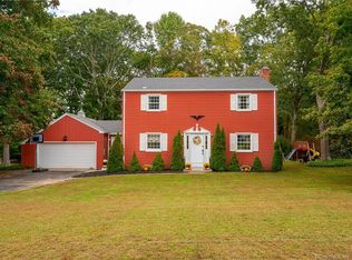 10 N Ledge Rock Rd, Niantic, CT 06357