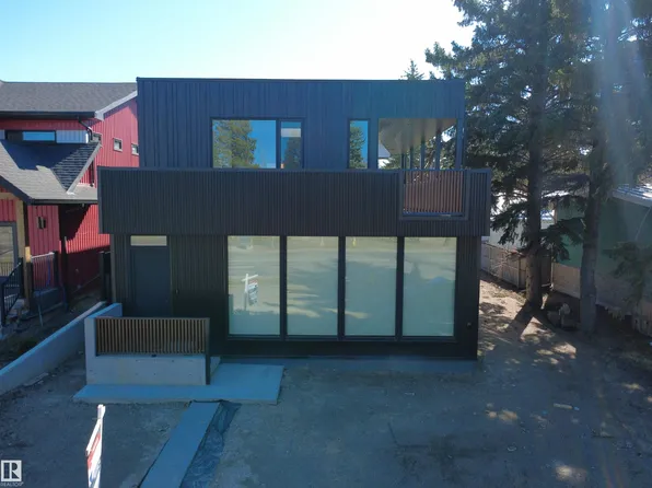 8815 142nd St NW, Edmonton, AB T5R 0M3