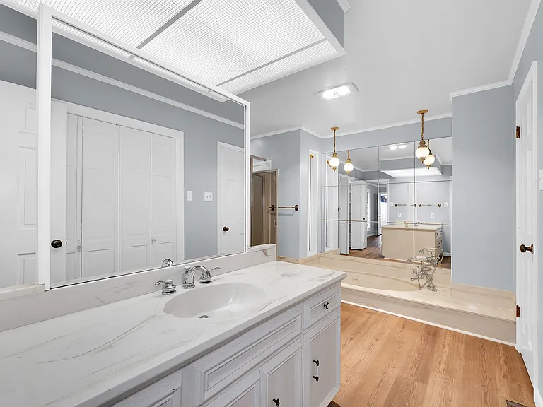 2411 S 46th St — Photo 11