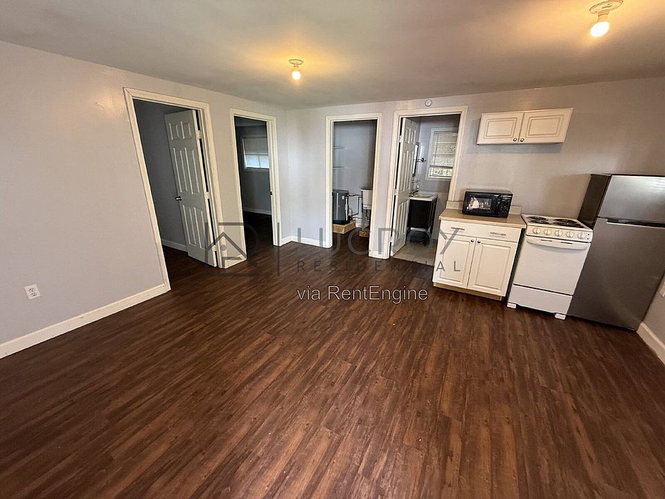 1st image of 715 Meadowbrook Rd #B