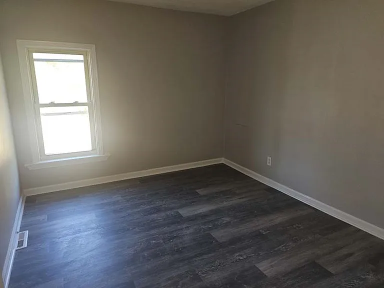 250 Anderson Ave — Photo 10