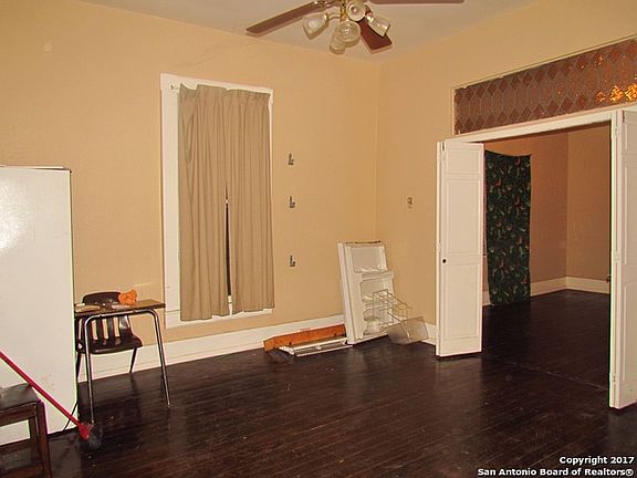 5th image of 121 Hill St